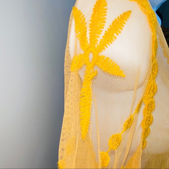 H&M Beautiful Mustard Yellow Lace Dress Size - Picture 9 of 9